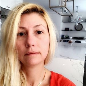 Meet your Posher, Carrie